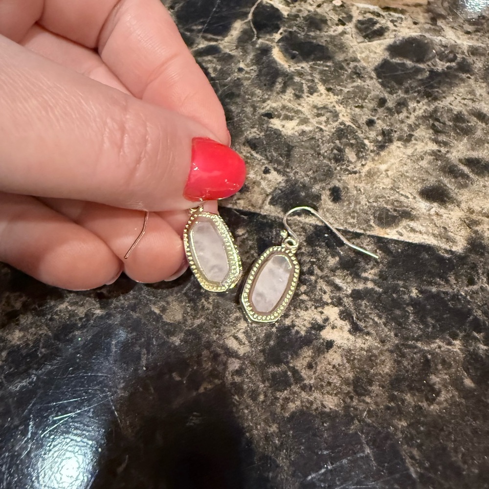 Kendra Scott Dani Gold Drop Earrings - Picture 4 of 9